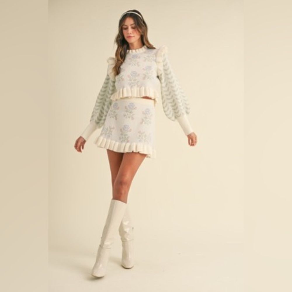 998. RUFFLE KNIT TOP AND SKIRT SET (FLORAL BEIGE)